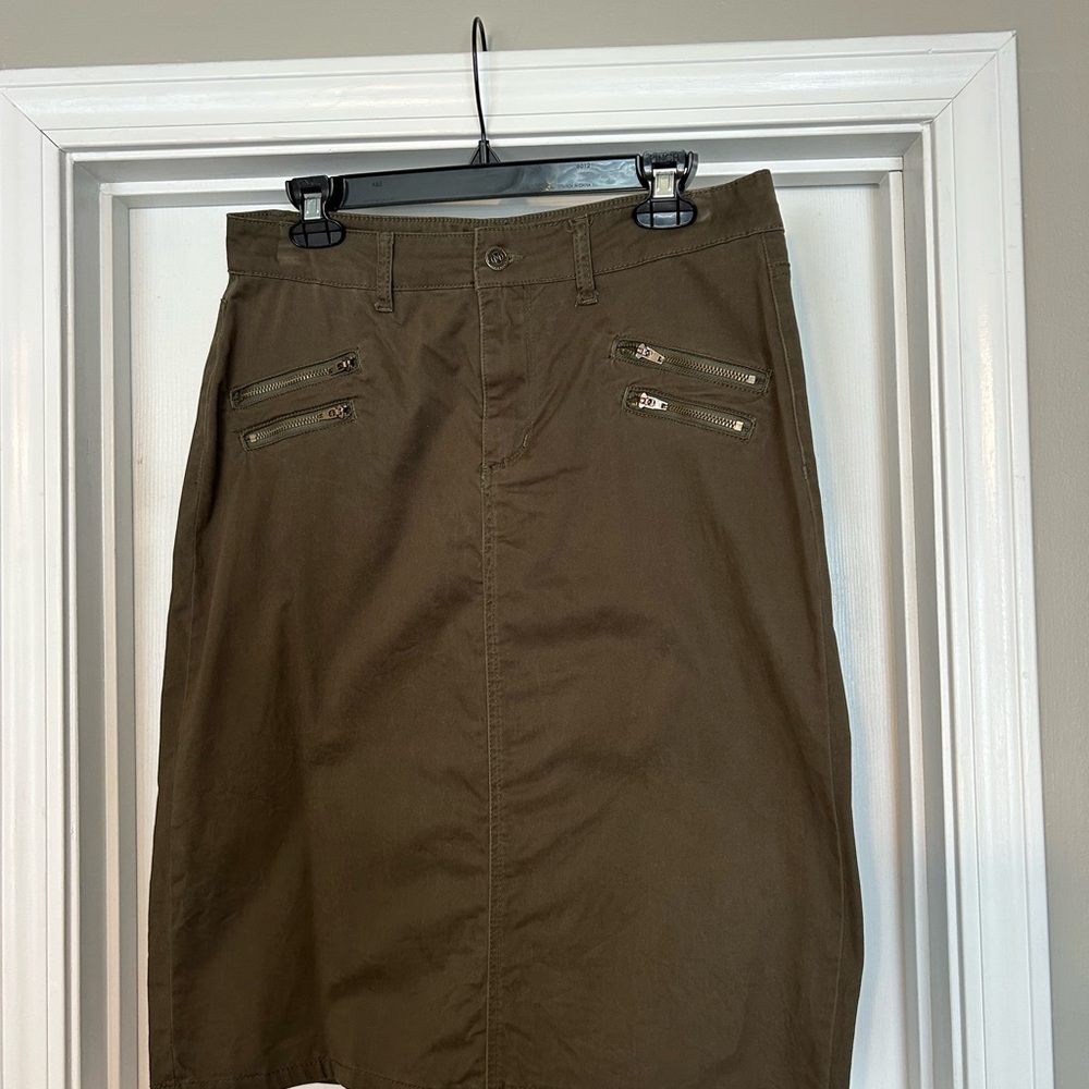 Main Street Exchange - Olive Green Skirt with Zipper Accents